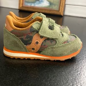 Baby Saucony Jazz shoes size 5.5